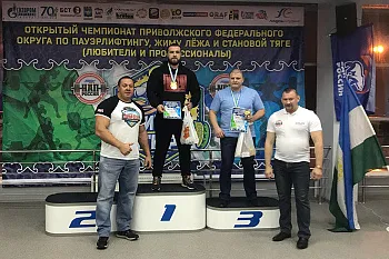 Булат Зарипов взял Золото в "Битве Батыров" и стал Мастером спорта по пауэрлифтингу