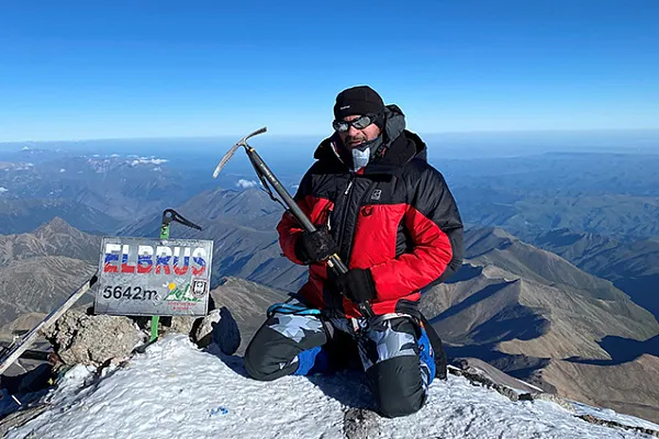 Владимир Филипишин совершил восхождение на Эльбрус