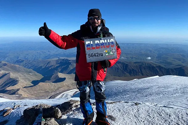 Владимир Филипишин совершил восхождение на Эльбрус