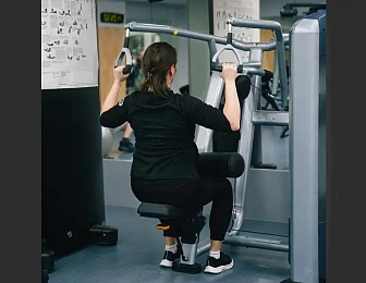 Precor Diverging Lat Pulldown